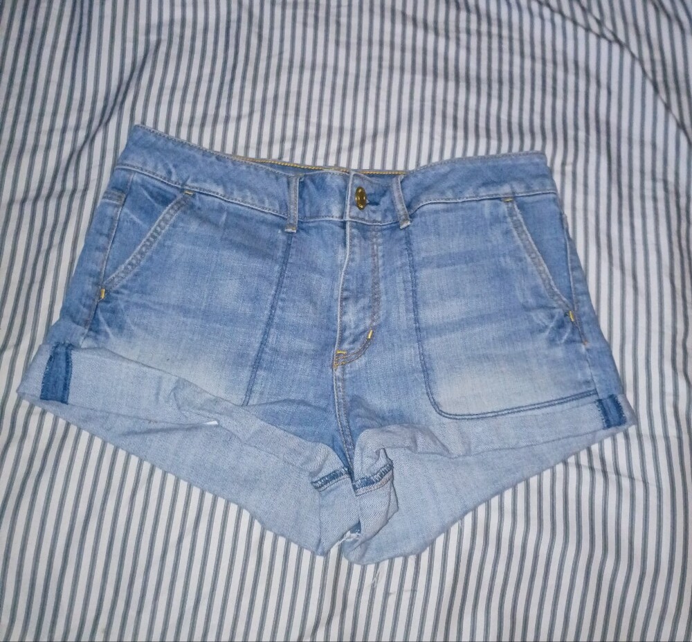 American Eagle Outfitters Light Blue Rolled Hem Denim Shorts Size 10